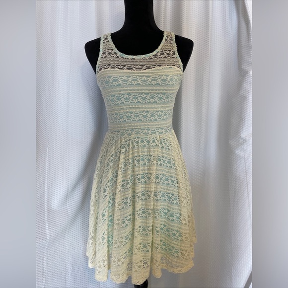American Rag Sleeveless Lace Dress With Blue Green Lining Size Small NWT - Picture 1 of 7
